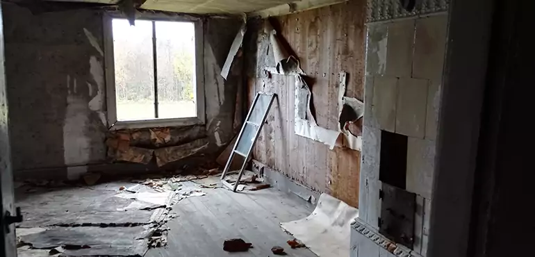 Why Selling a Distressed House Through Traditional Methods Fails in Vancouver